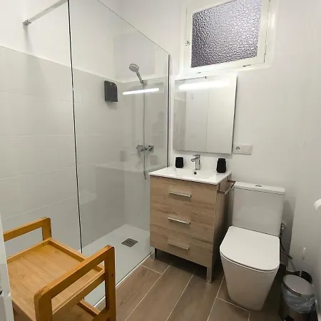 Piso En El Corazon De Con Terraza דירה